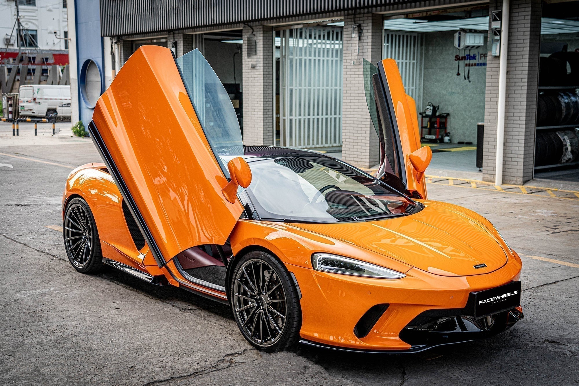FACEWHEELS FW1011 × MCLAREN GT