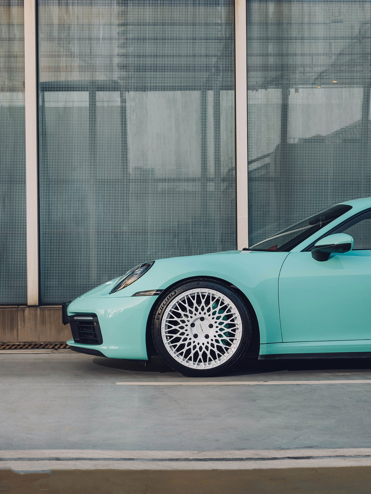 FACEWHEELS FW1032 × PORSCHE 911 CARRERA 992