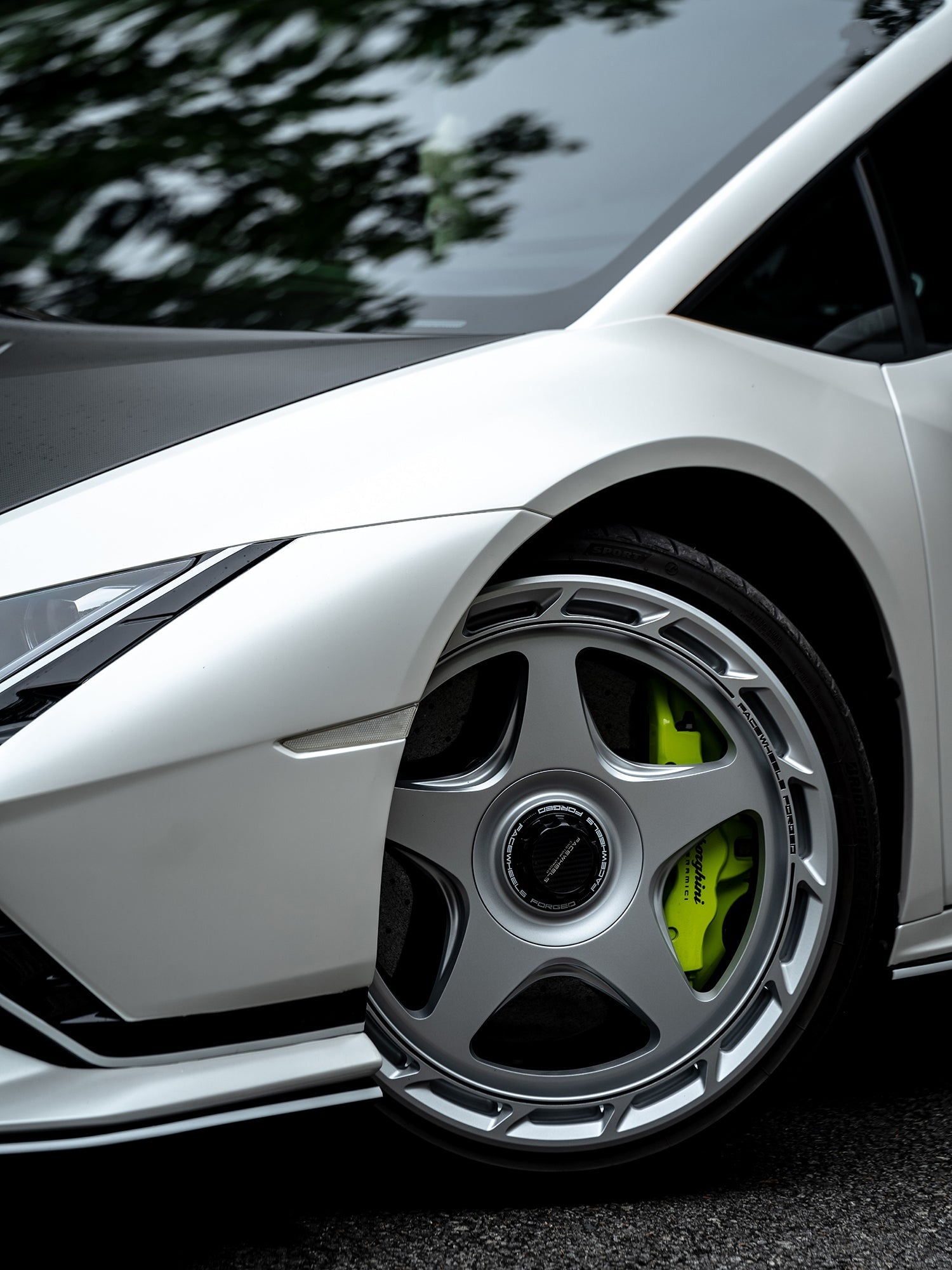 FACEWHEELS FW-A1042-M × LAMBORGHINI HURACÁN