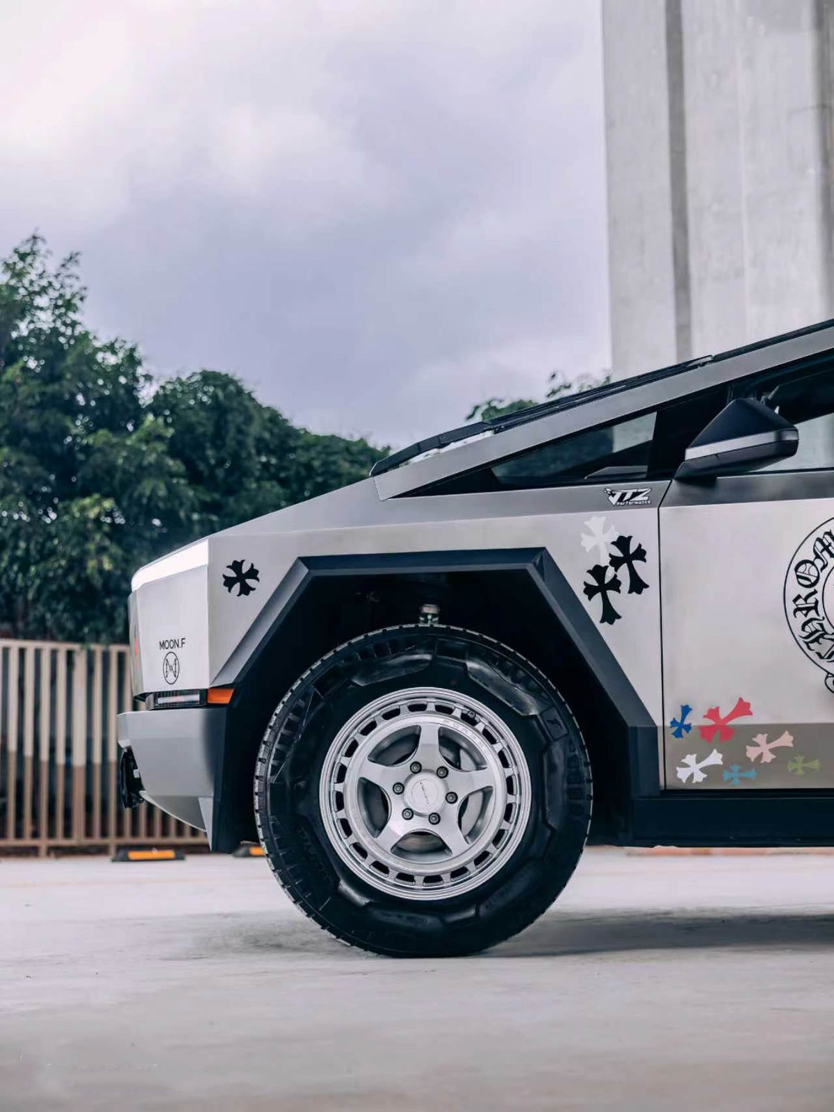 FACEWHEELS FW-S11 × TESLA CYBERTRUCK